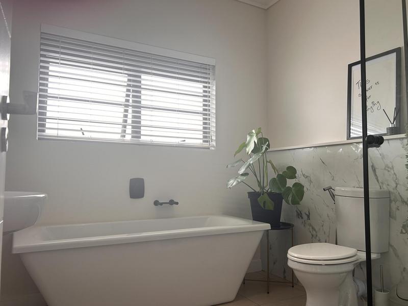 3 Bedroom Property for Sale in Sandown Western Cape